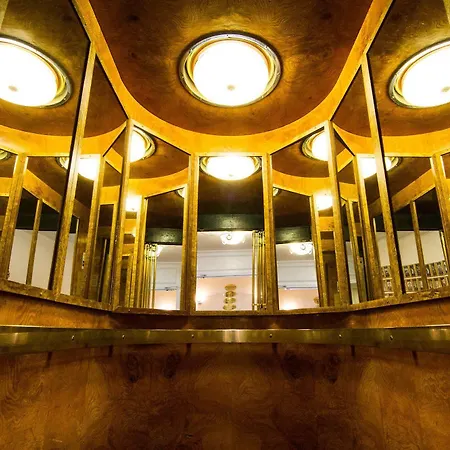Mayfair Tunneln Hotel 4*